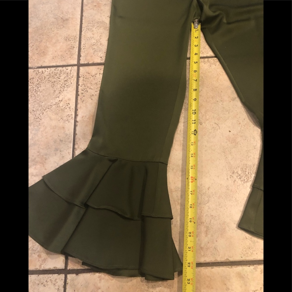 Tularosa Green Ruffle Capri Pants - Picture 9 of 15
